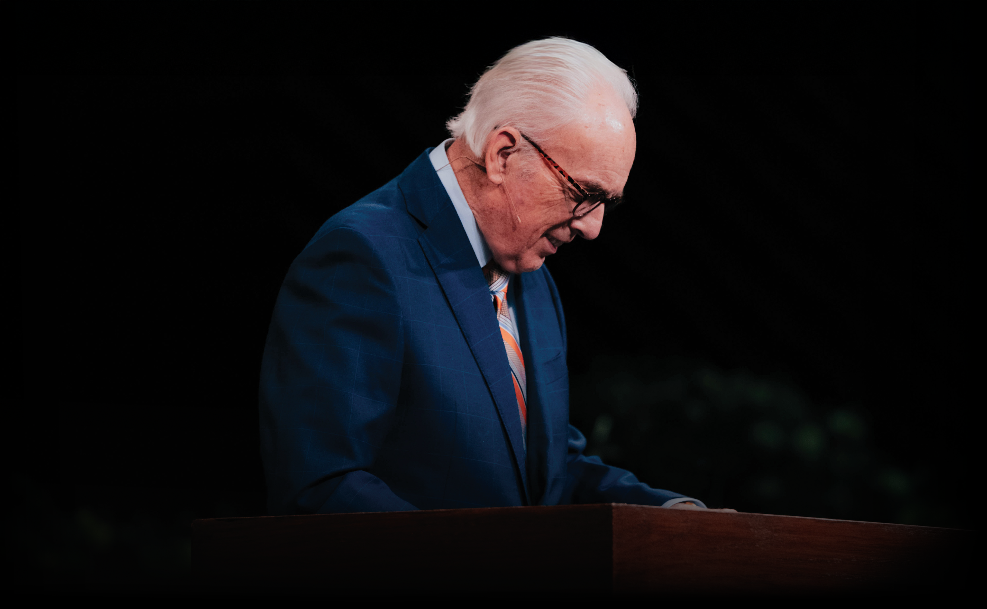 John MacArthur preaching at Grace Community Church